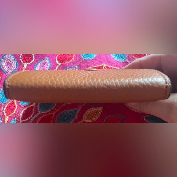 NWOT caramel brown small leather wallet by It’s Life. Measures apx 4 x 4 inches. - Picture 4 of 12